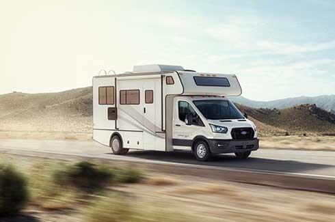 Viaja con confianza, seguridad y desempeño gracias a la capacidad de Ford Transit Chasis 2026